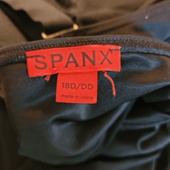 Spanx Black Full Coverage Shape Wear Top 18D/DD (2781) - Picture 4 of 6